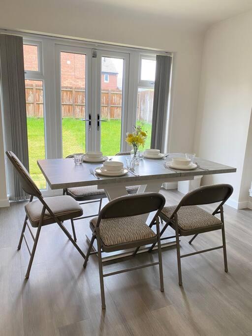 4-Room Detached Furnished Home With Parking Leicester Exterior foto